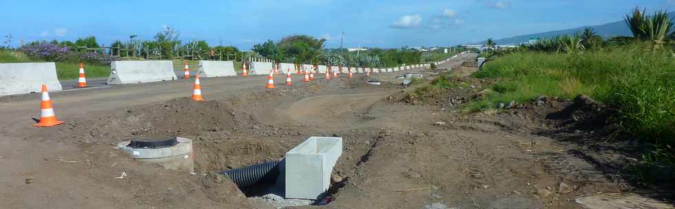 22 mars 2015 - St-Pierre - Ancienne RN1 - Travaux entre ouest du TCSP -