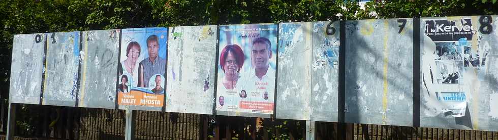 27 mars 2015 - St-Pierre - Pierrefonds - Affiches lectorales cole Benjamin-Molose