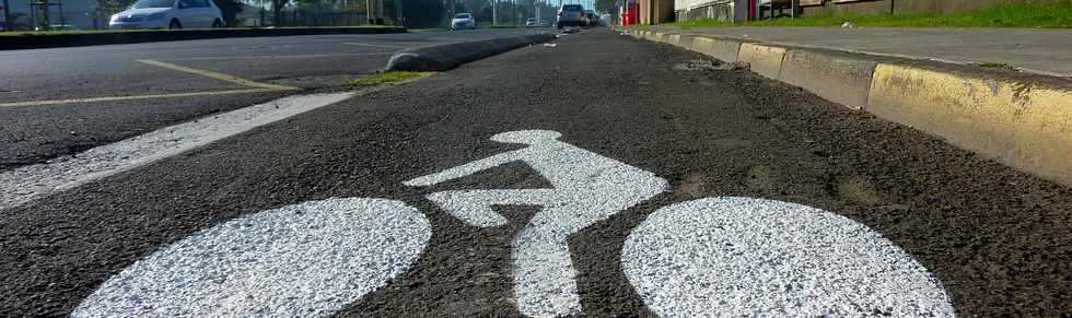 9 aot 2015 - St-Pierre - Bd Hubert-Delisle - Piste cyclable