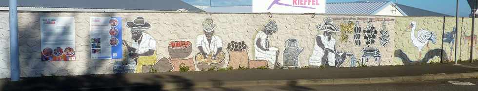 29 mai 2016 - St-Pierre - Alon dessine nout'karty - Terre Sainte les Hauts - Fresque Henri Ichiza et enfants de l'cole de Bassin Plat -