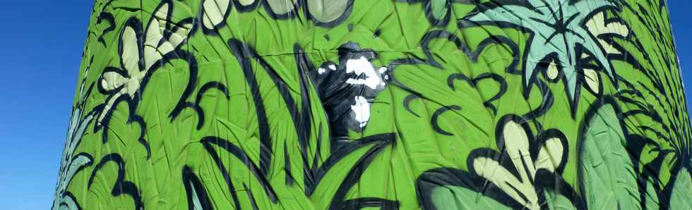 29 juin 2016 - St-Louis -  Rivire St-Etienne - Pile d'essai dcore par l'artiste JACE
