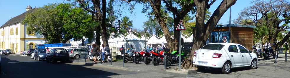 19 octobre 2016 - St-Pierre - Grand Raid - Remise dossards Jardins de la mairie