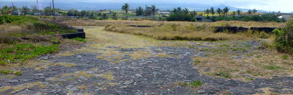 15 octobre 2017 - St-Pierre -  Sentier littoral de la CIVIS - Saline Balance - Ancien centre de rception des cannes
