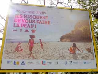 24 juin 2018 - St-Pierre - Pub "Mfiez-vous des UV, ils risquent de vous faire la peau !"