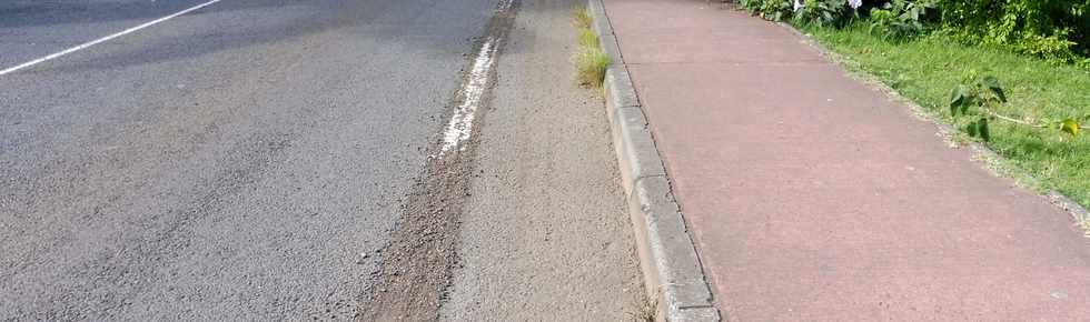 24 juin 2018 - St-Pierre - Ravine Blanche - Piste cyclable balaye